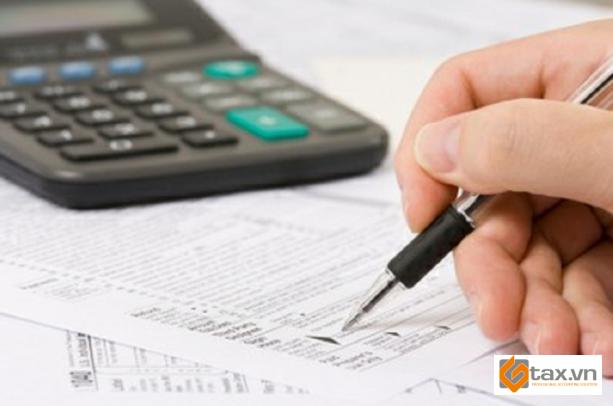 Hướng dẫn lập báo cáo tài chính đúng chuẩn: Quy trình – Mẫu – Lưu ý quan trọng 4 Kiểm tra và ký xác nhận