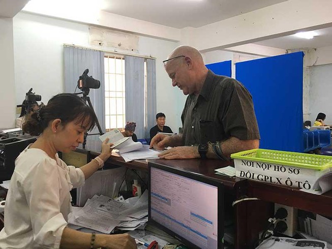 Dịch vụ đổi giấy phép lái xe 5 4. Những lưu ý khi chọn dịch vụ đổi bằng lái xe cho người nước ngoài